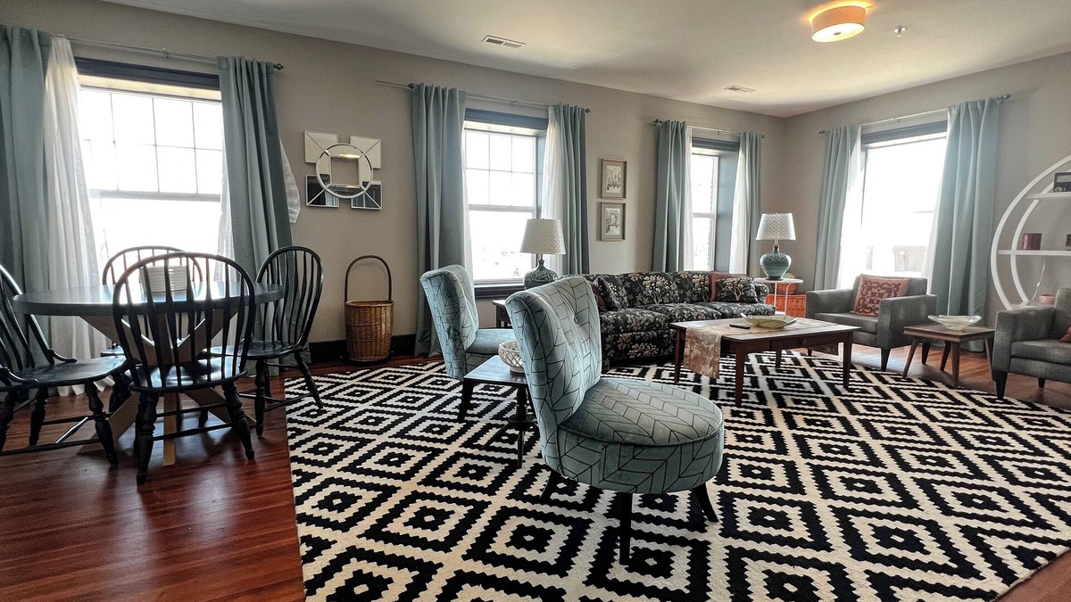 Hartington Hotel | The Hollywood Suite in The Hotel Hartington downtown!