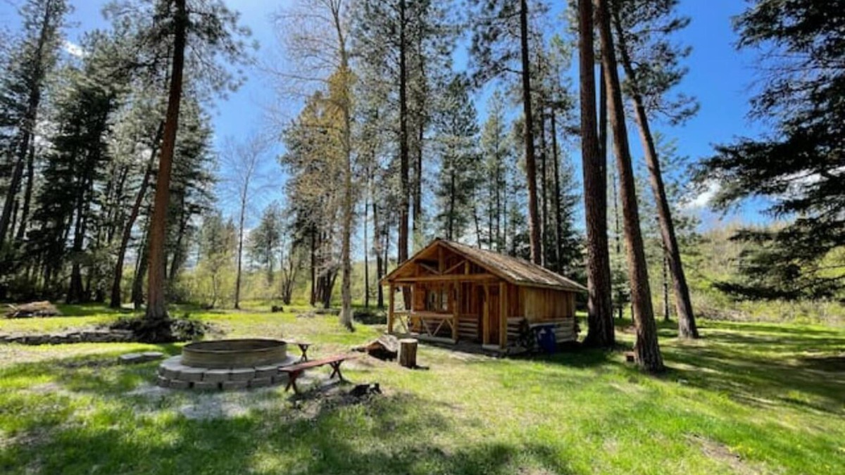 Missoula Cabin | The Holmestead - Dry Cabin