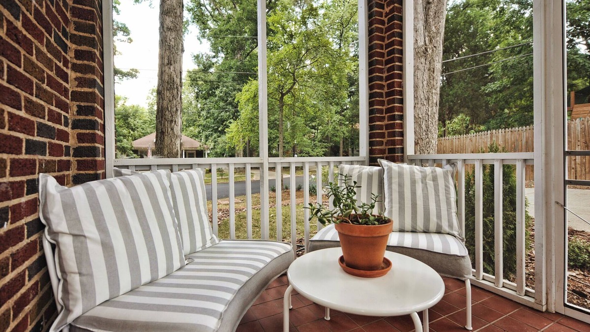 Dilworth Apartment | The Home Collection - 800 Magnolia