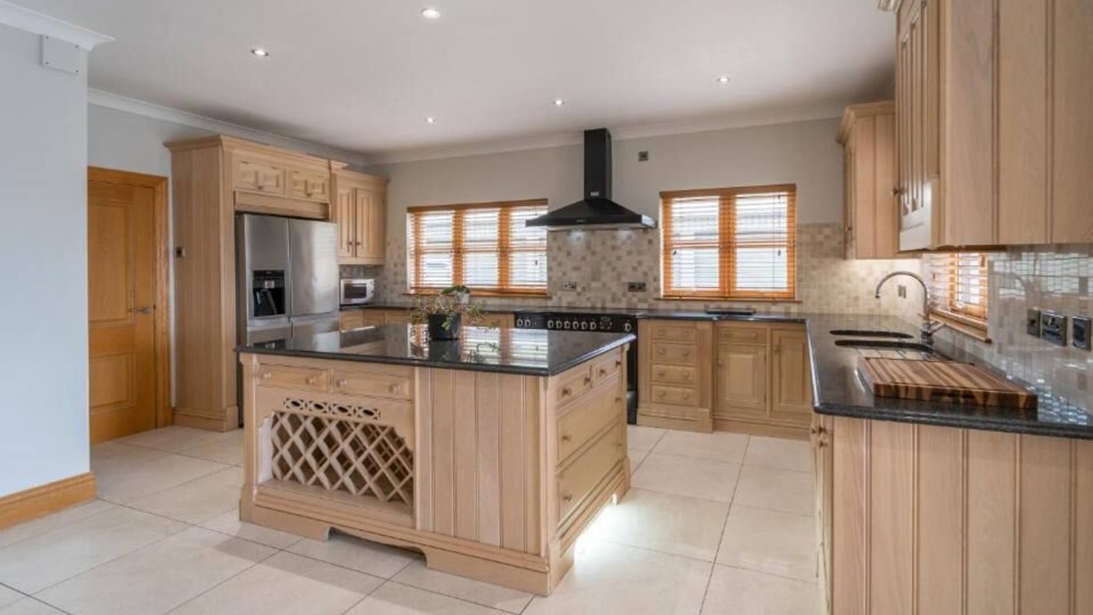 Bathgate House | The Hoose at The Vu