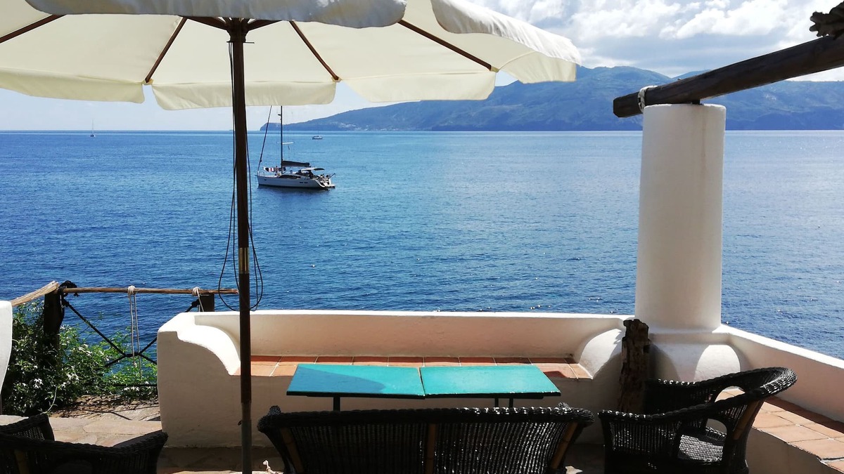 Santa Marina Salina House | the house on the Aeolian sea