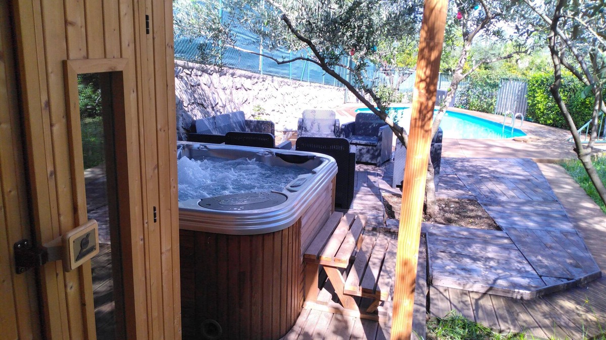 Centre Ville d'Ales Apartment | THE HOUSE OF HAPPINESS
