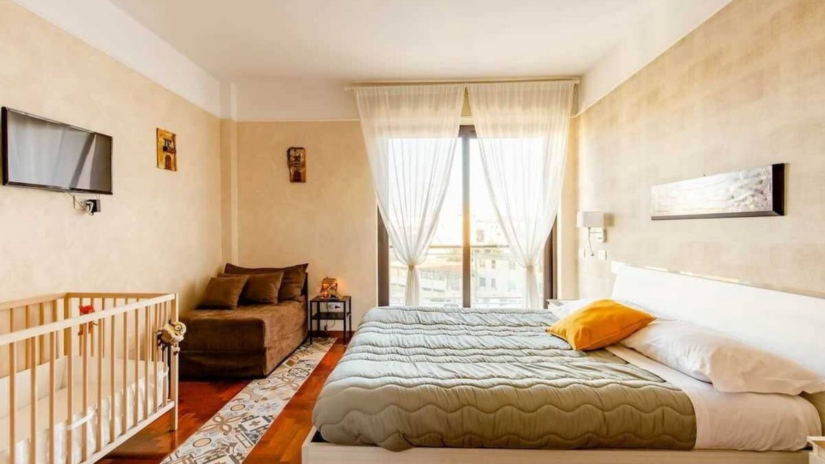 Naples City Centre House | The House of the Pine Nativity