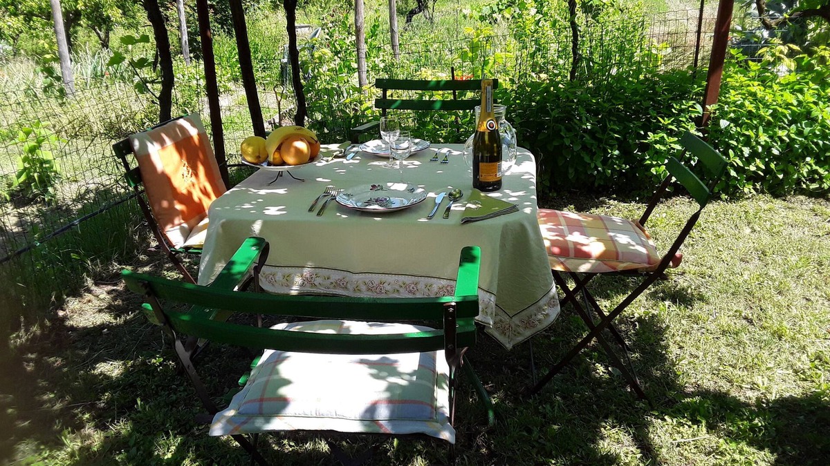 Otricoli Apartment | THE HOUSE OF THE ROSES Umbrian countryside, delightful vacation home, rose garden orchard