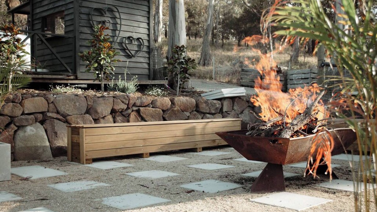 Great Bay House | The House On Bruny - 8 guests, centrally located, indoor fire, fire pit, coffee.