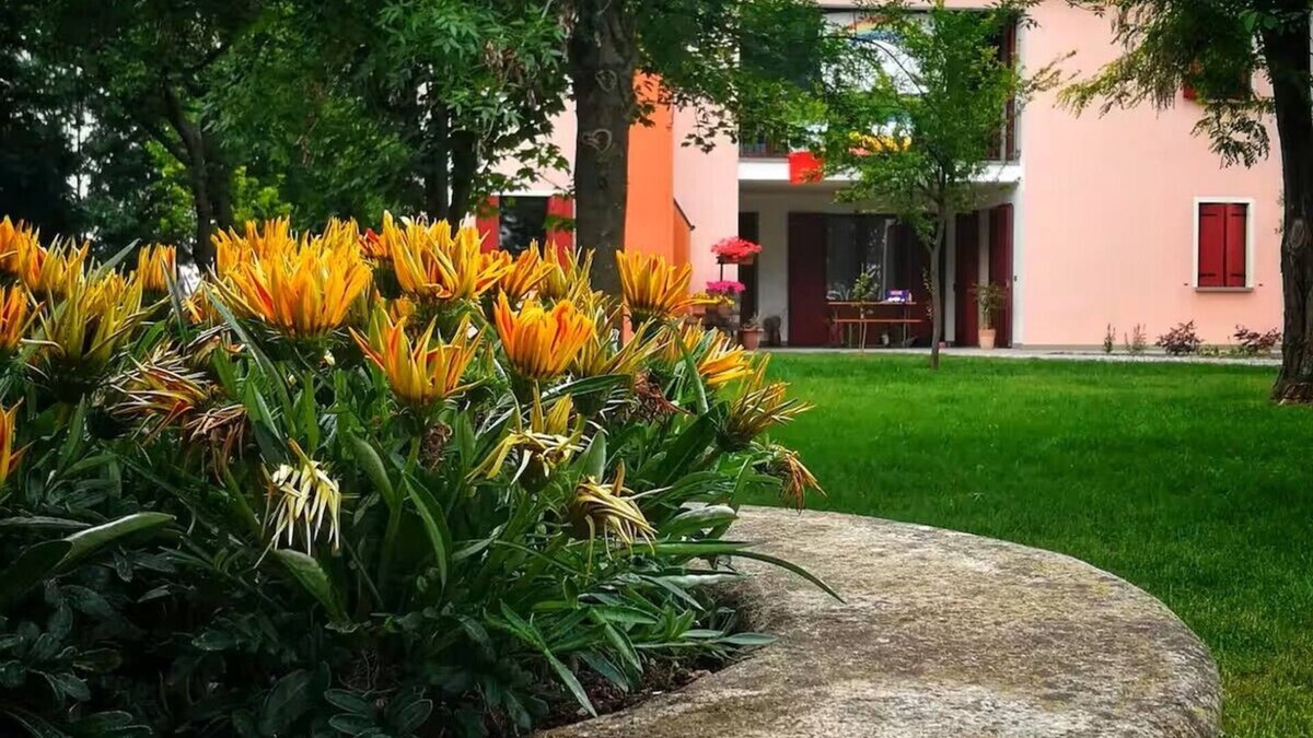 Pozzonovo Apartment | The house on Via Argine, the flavors and colors of the countryside