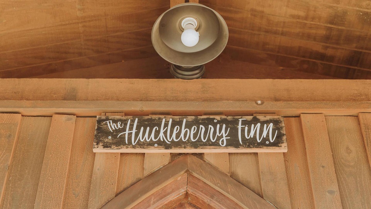 Lubbock Cottage | The Huckleberry Finn - Standard One Room Silo