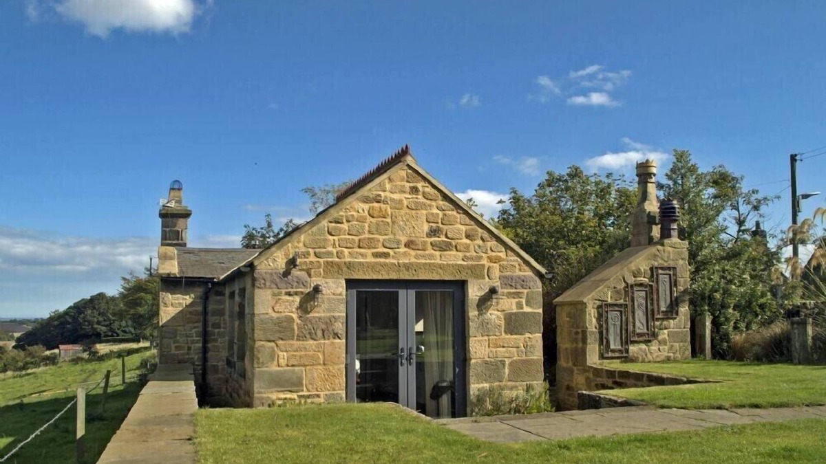 Lesbury Cottage | THE HUFFY HOUSE, pet friendly, character holiday cottage in Alnmouth