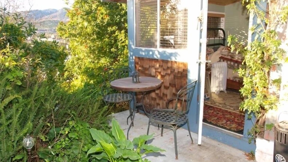Ventura Cottage | The Hummingbird Cottage, Treehouse & Garden - Ocean & Mountain Views