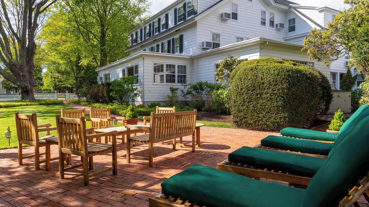 Egypt Lane Historic District Bed & Breakfast | The Huntting Inn