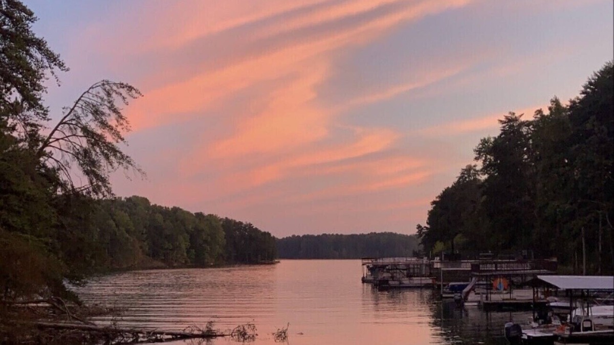 Cumming House | The Husky Lake House on Lanier