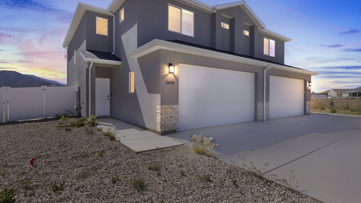 Cedar City House | The Ideal Gateway by RedAwning