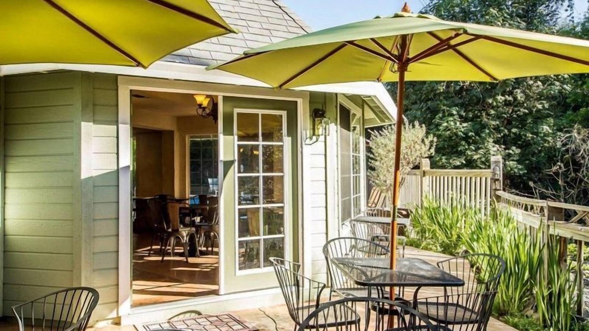 Willits Hotel | The Inn at Baechtel Creek