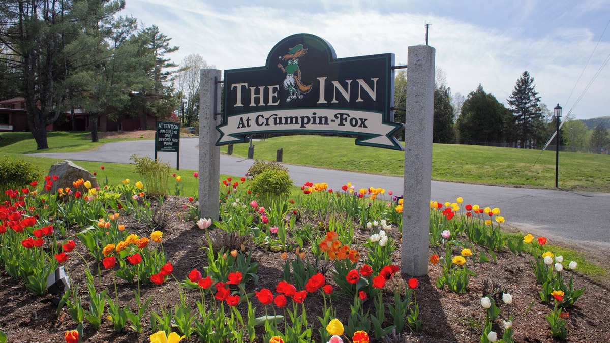 Bernardston Hotel | The Inn At Crumpin Fox
