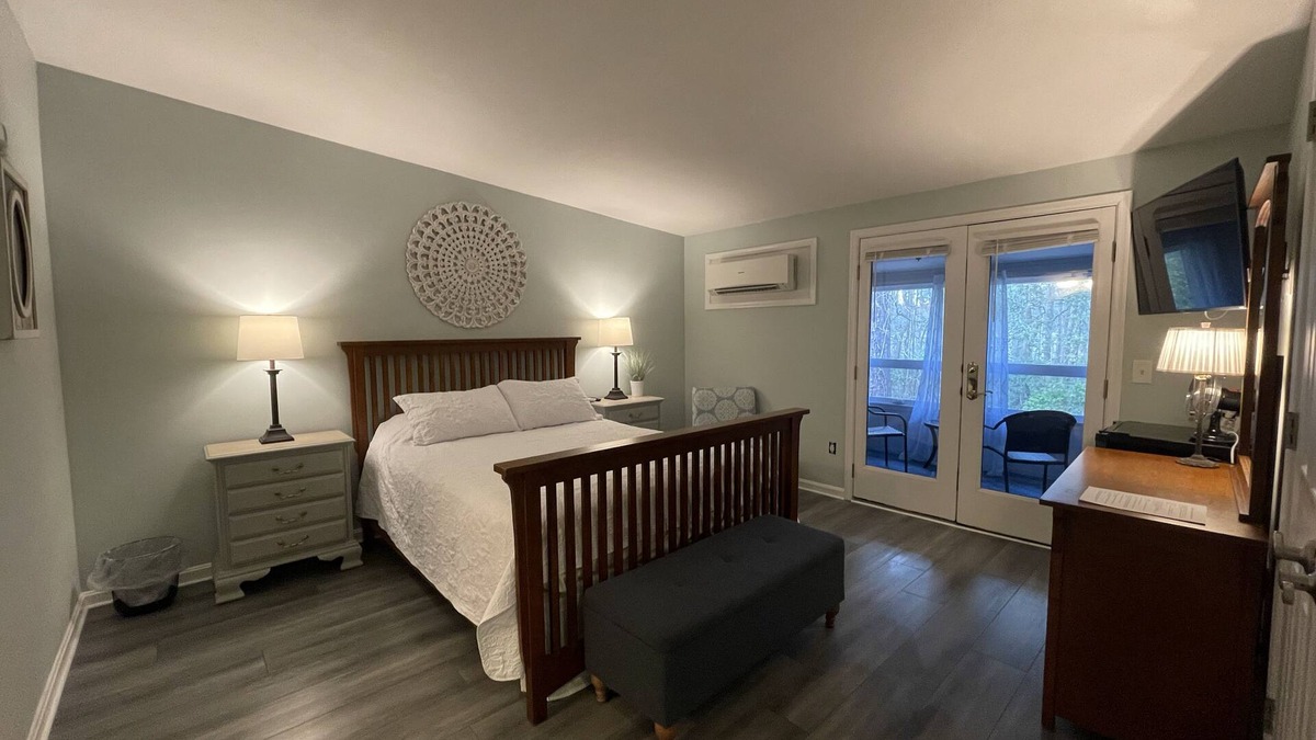 Frankford Bed & Breakfast | The Inn at Dirickson Creek - Room Three
