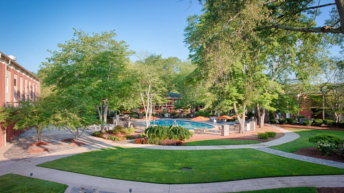 Stone Mountain Hotel | The Inn at Stone Mountain Park