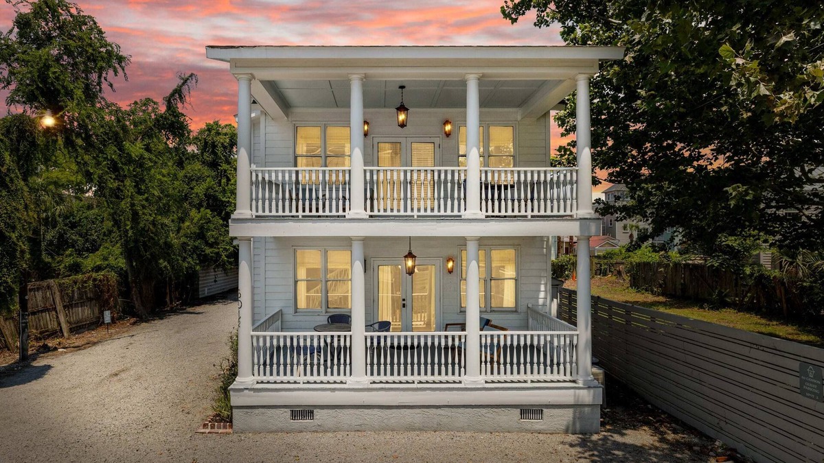 Cannonborough Elliotborough House | ♖ THE INNS ♖ Beautiful 6BR/6BA - Walk to King!