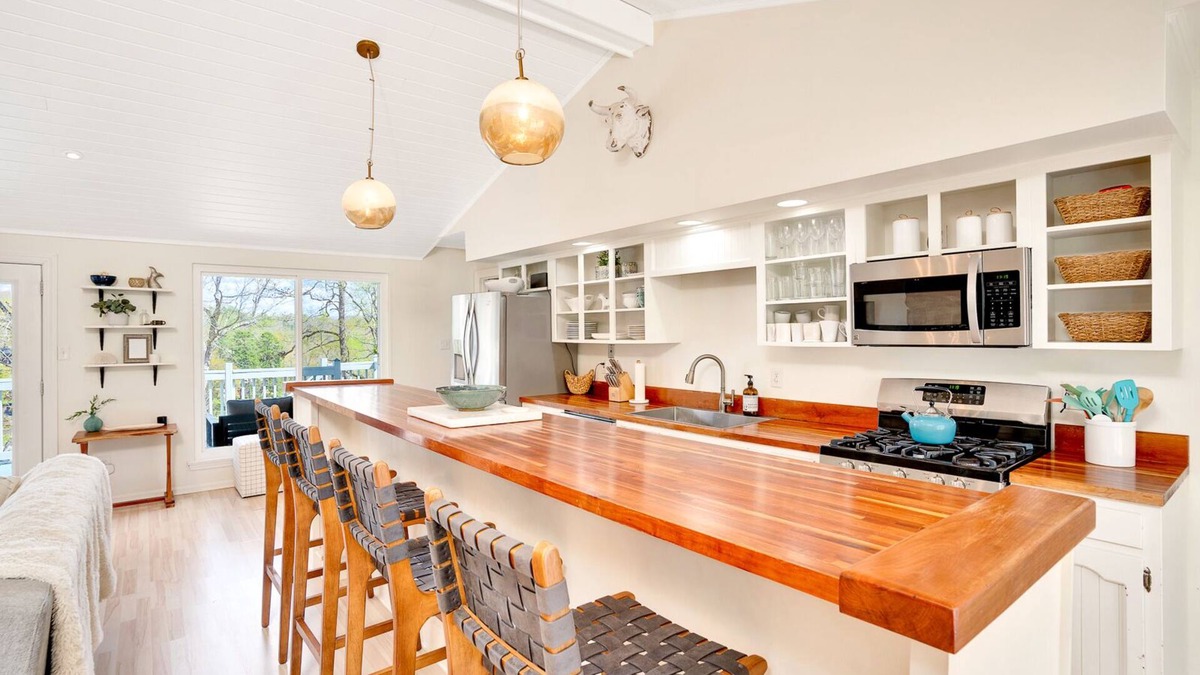 Soddy-Daisy House | ππThe Ironwood - a PMI Scenic City Vacation Rental