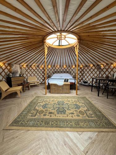 Messing Other | The Isla Yurt