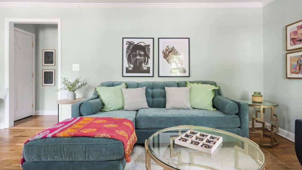 Riverland Terrace House | The Islander | 2BR Riverland Terrace, Beach & DT