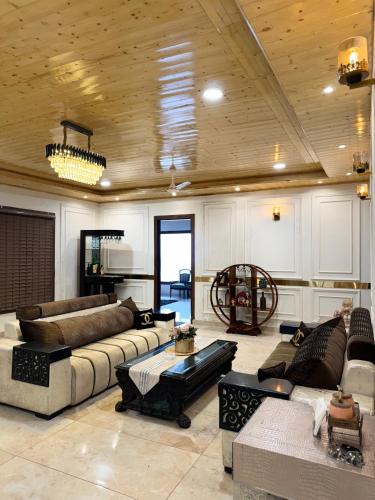 Kumarhatti Ski Chalet | The Ivyview Villa Kumarhatti Barog Near Kasauli