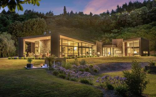Upper Hutt Villa | The Jewel of Akatarawa