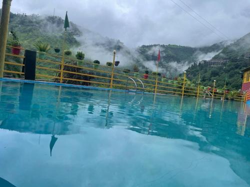 Bullawala Hotel | The Kempty Pool Retreat