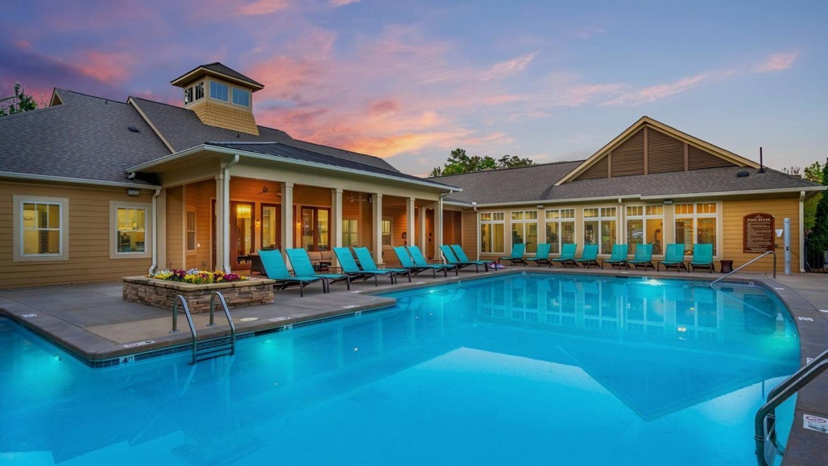 Executive Park Apartment | The Key To Comfort