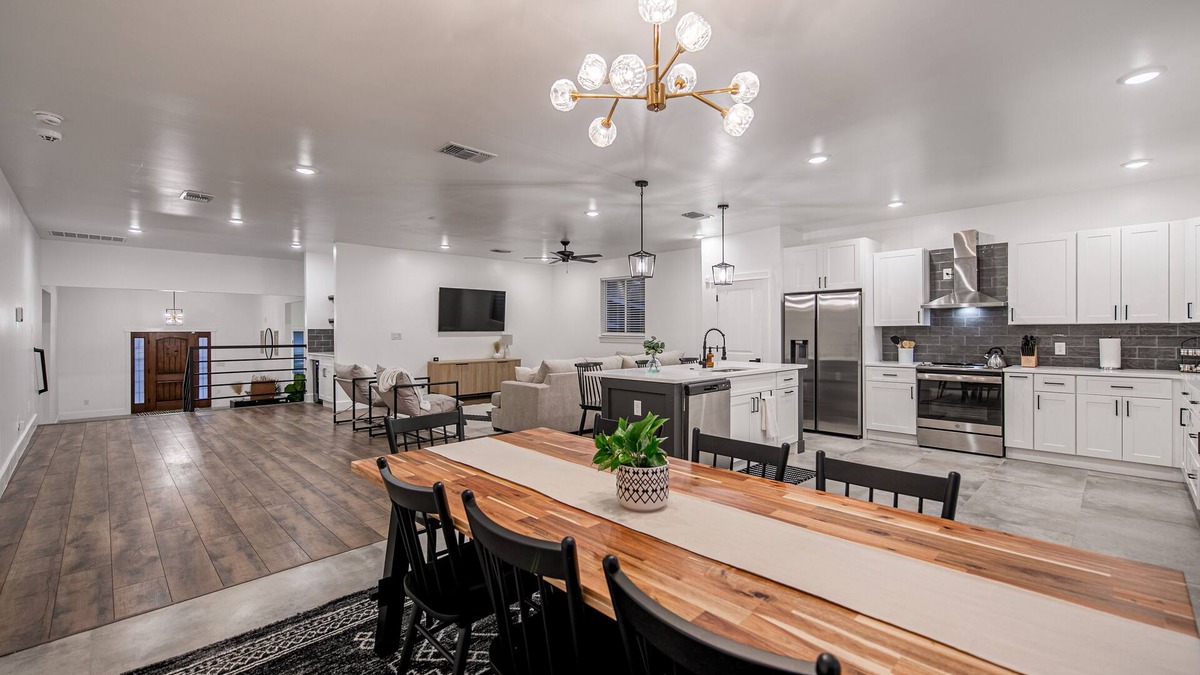 Shearer Hills - Ridgeview House | The Kinder Haus New to VRBO Centrally located to all things SA