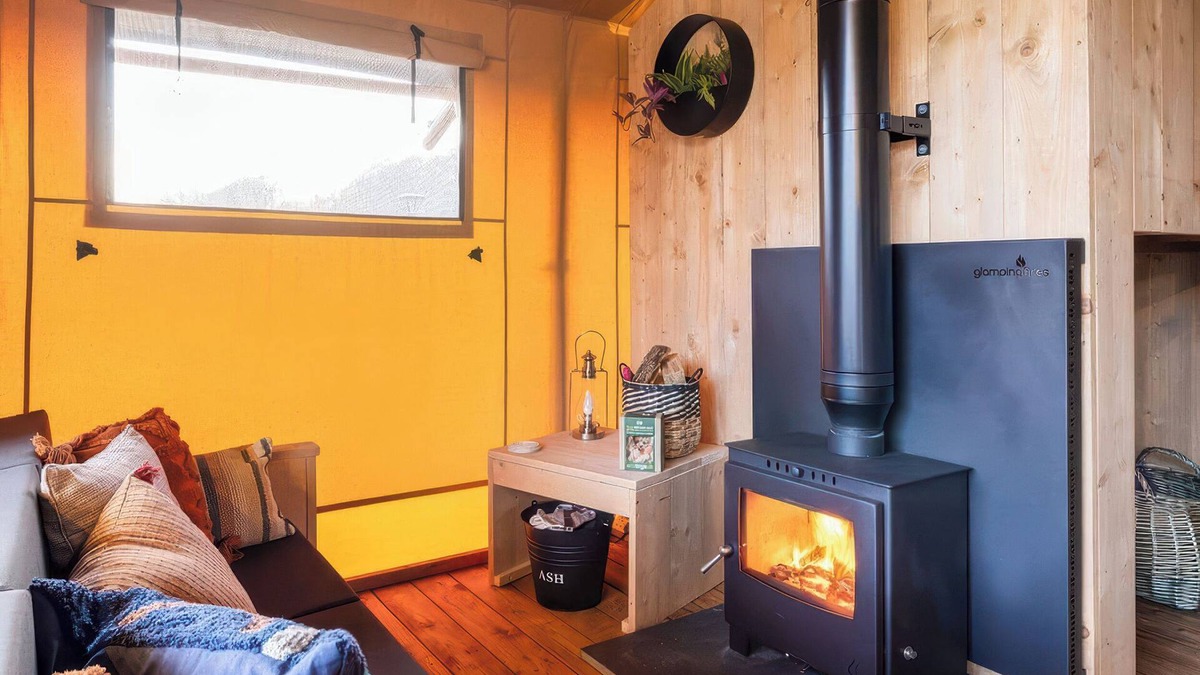 Saddleworth Cottage | THE KINGFISHER SAFARI TENT - PETS WELCOME in Greenfield