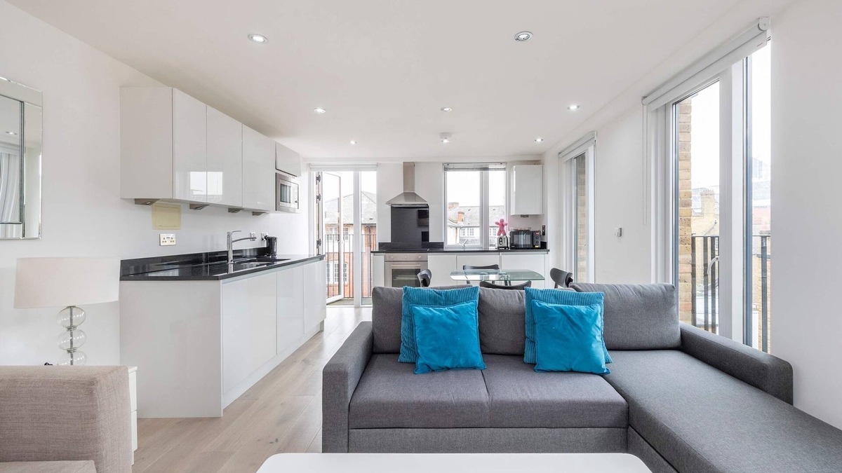 Euston Apartment | The Kings Residence - St Pancras - by Frankie Says
