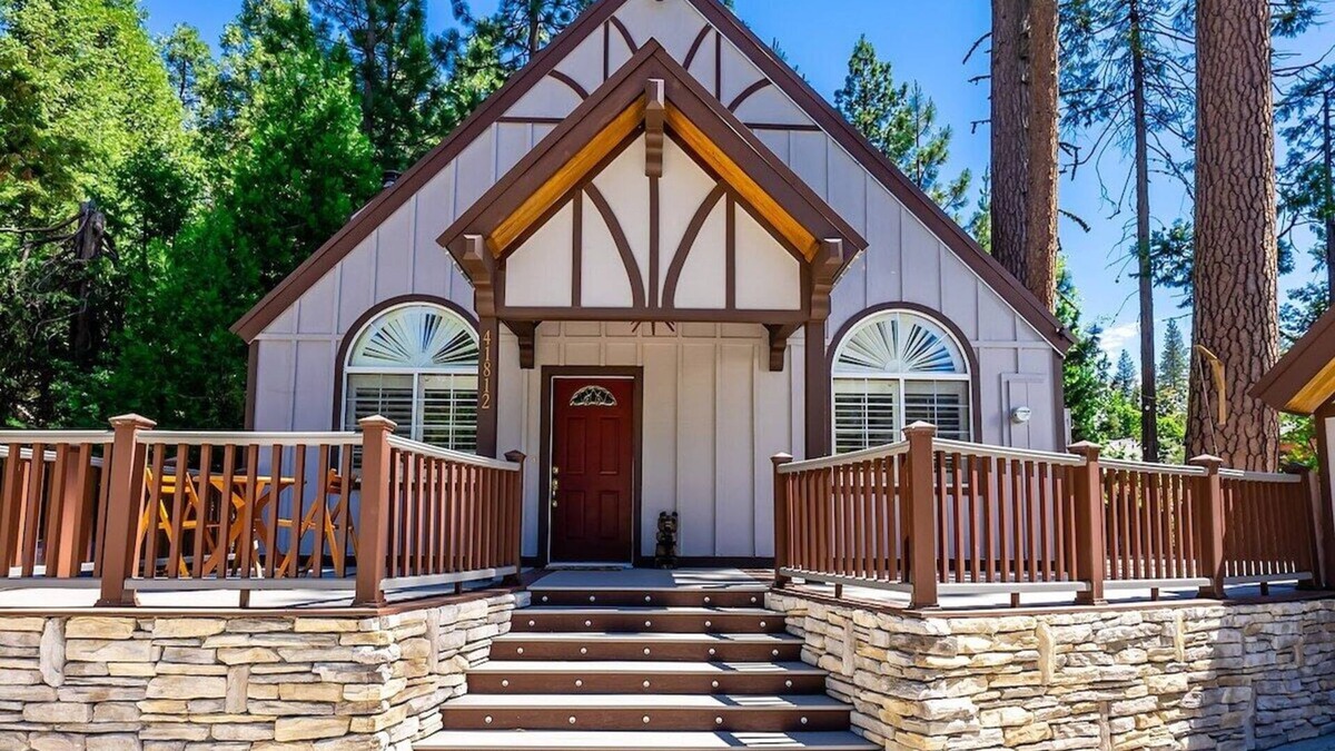 Shaver Lake Cabin | The Knotty Sparrow ~ Prime Spot + S’mores Nights