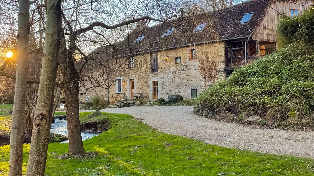 Vareilles House | The Lajarlaud Mill - Nature & Charm Along the Water's Edge