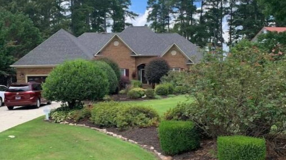 Guntersville House | The Lake and Movies- the amenities with a theater