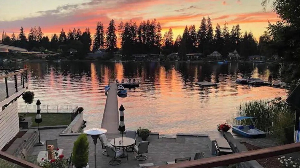 Lacey House | The Lake Cottage at Camp Midles