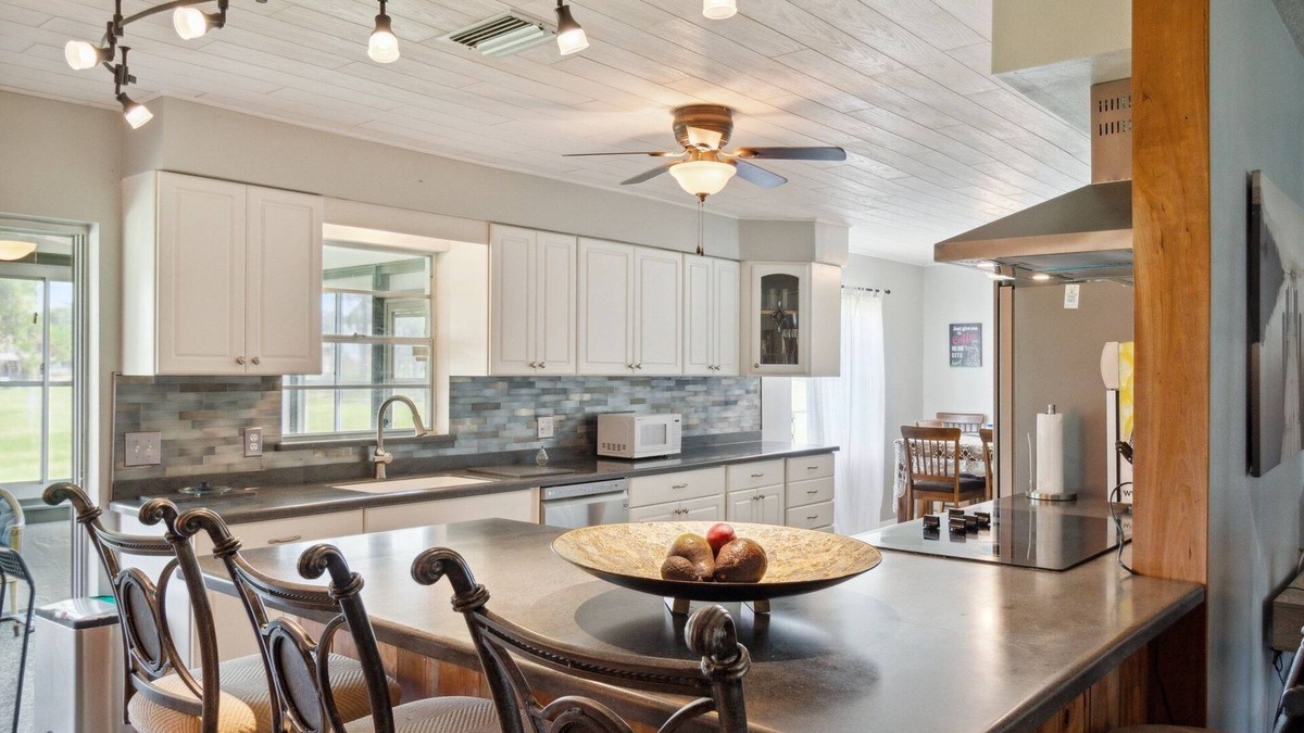 Haines City House | The Lake Home - Beautiful Oasis In The Heart Of Florida! 2 Bedroom Home by RedAwning