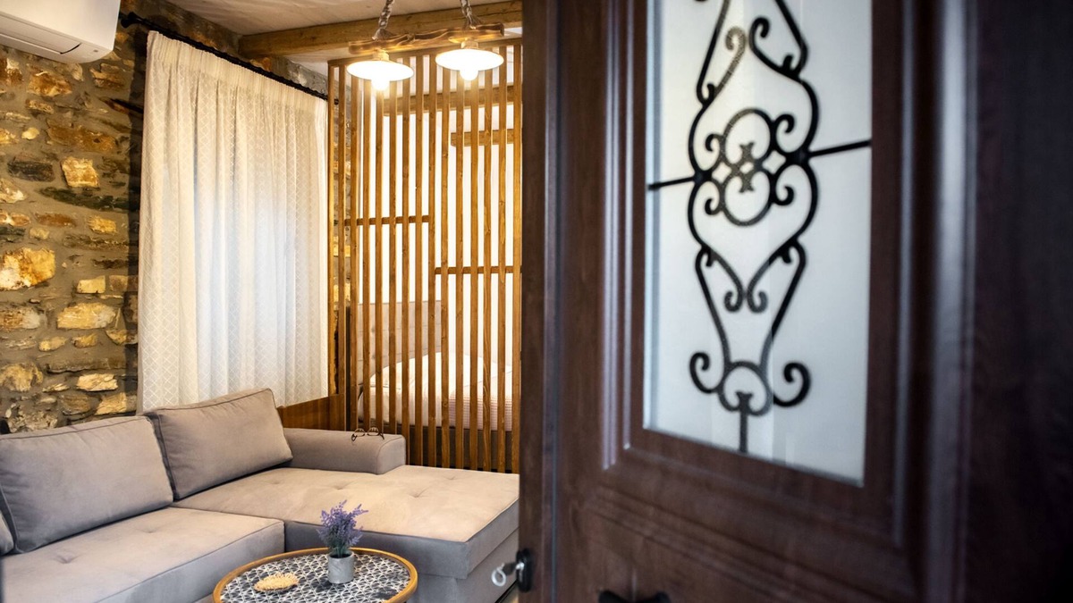 Kanalia House | The Lake House Angeliki