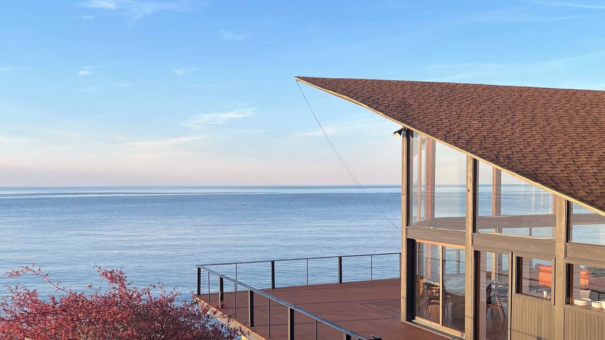 Lakewood House | The Lake House - private house on Lake Erie - 10 min from downtown