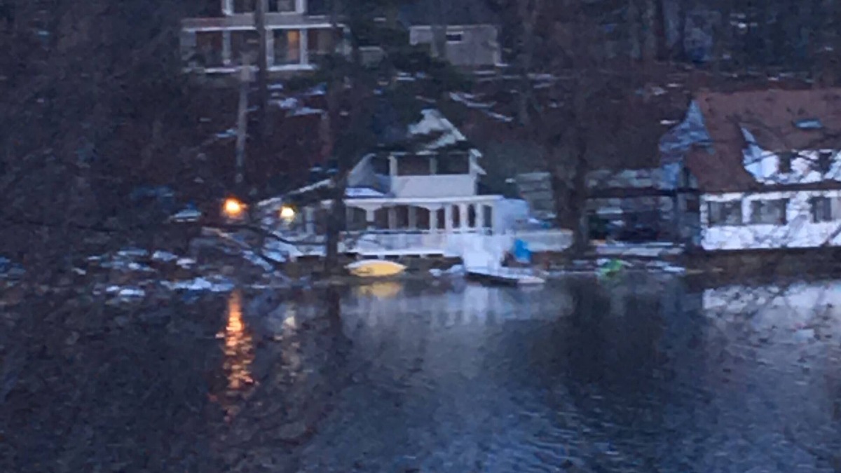Wrentham Cottage | The Lake house - right On The Water With Your Own Private Dock! Incredible