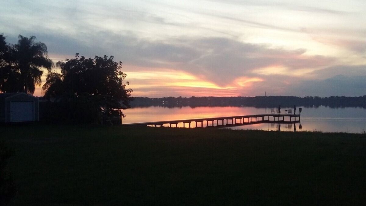 Sebring Shores House | The Lake is calling! The perfect place for your next getaway or adventure!