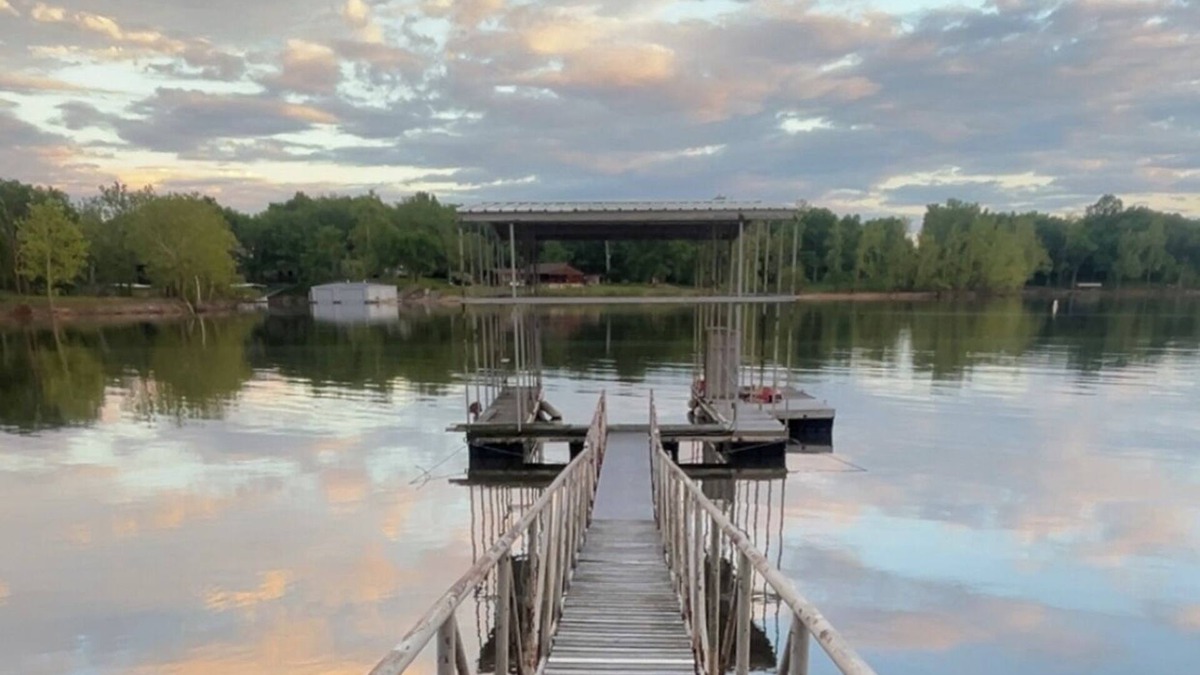 Afton House | The Lakeside Family Oasis Spacious 5-BD house Pvt dock ramp Monkey Island