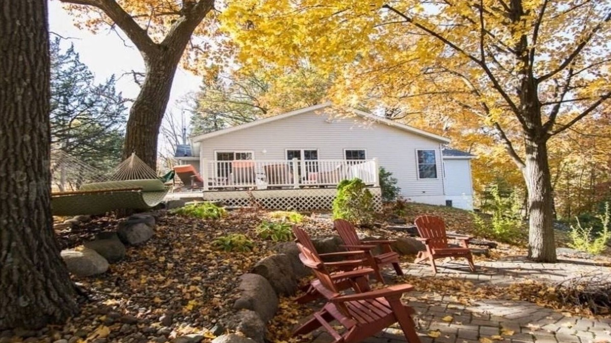 South Haven House | The Landing Spot on West Lake Sylvia