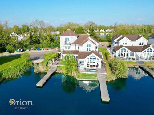 South Cerney House | The Landings 18, Waters Reach - P