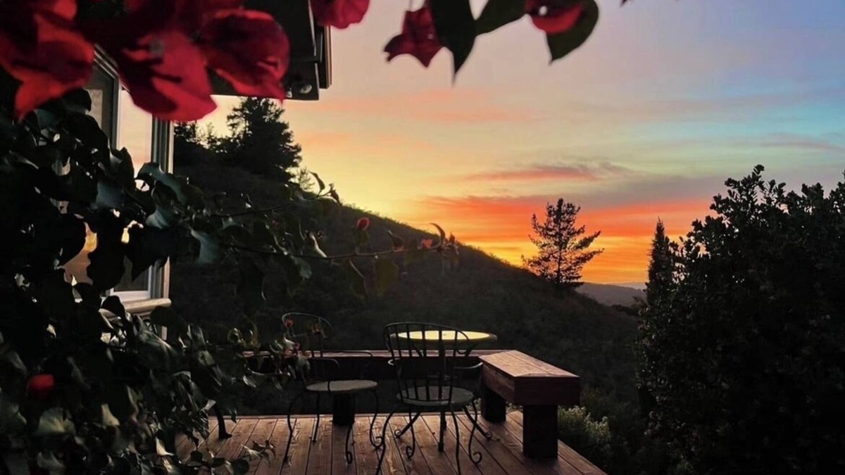 Monterey Apartment | The Last Resort - Centrally Located Oceanview Studio