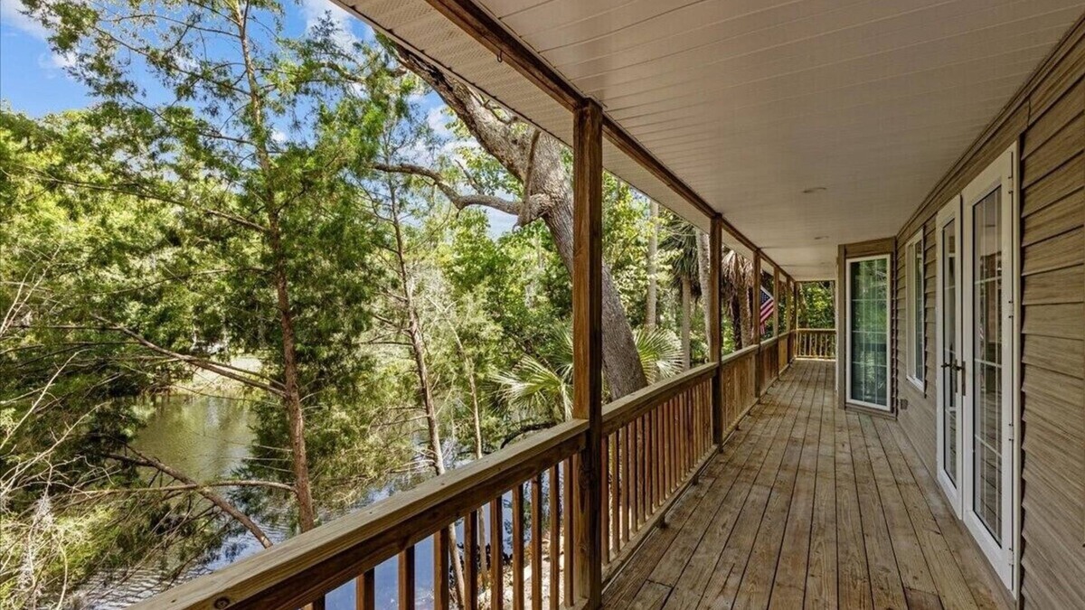Steinhatchee House | The Last Resort - Steinhatchee, Waterfront home sleeps 18+