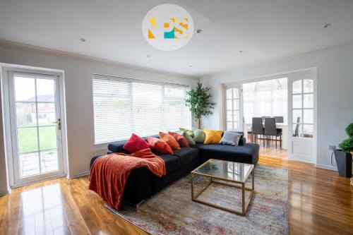 Marston Green Apartment | The Laurels - HS2 Contractors, NEC, BHX, Free Parking