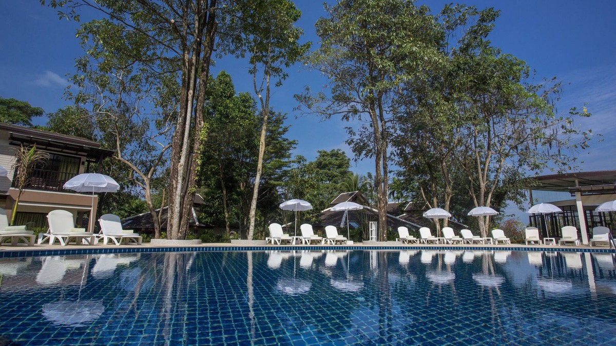 Khuekkhak Hotel | The Leaf On The Sands by Katathani