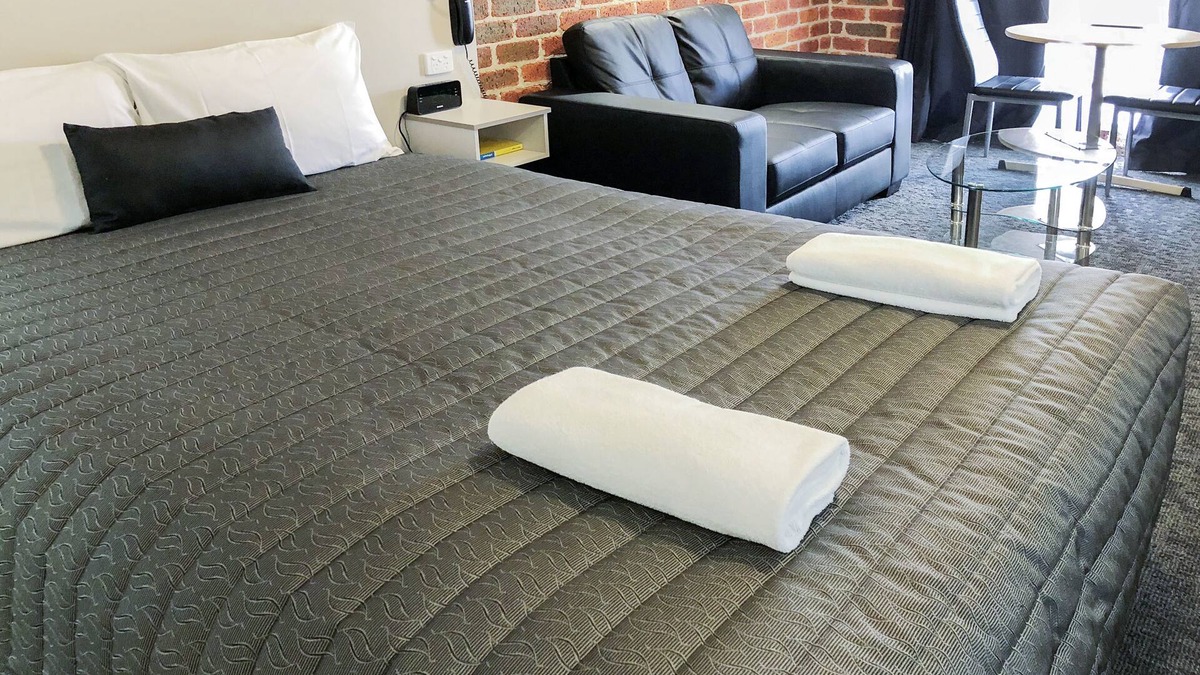 Leeton Hotel | The Leeton Heritage Motor Inn