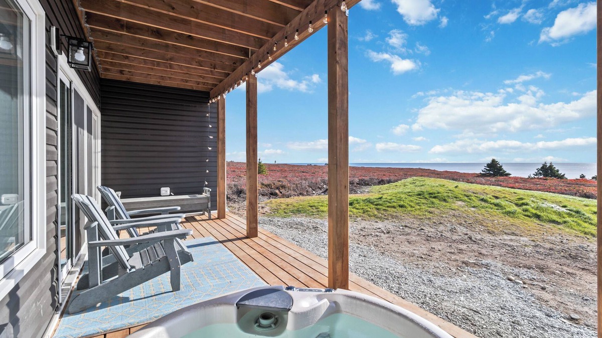Western Head House | The Left at Surf Western Head - 3BR with Oceanfront Hot tub views