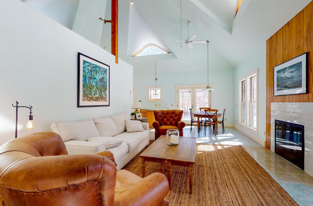 West Tisbury House | The Lemonade Stand